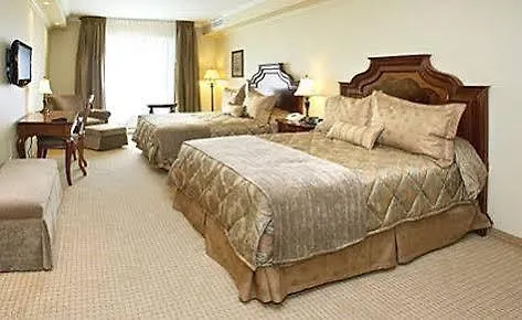 Hotel Brossard 3*,